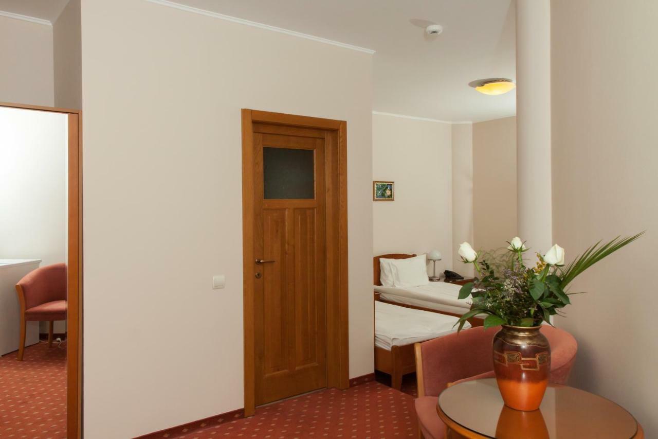Hotel Hermes Alba Iulia Exterior photo